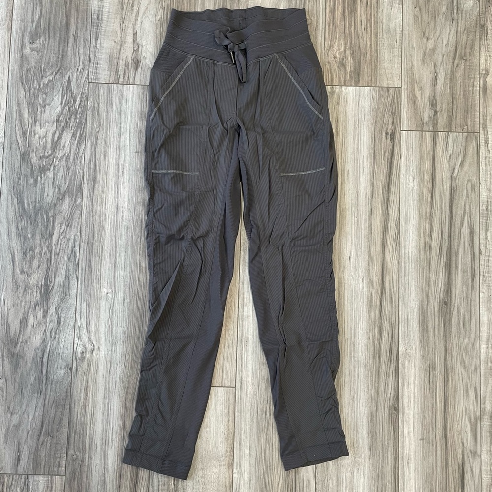 Lululemon tight style studio pants